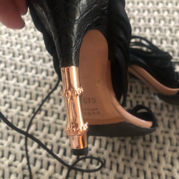 Gucci sandals with silk and gold heels - Picture 9 of 10